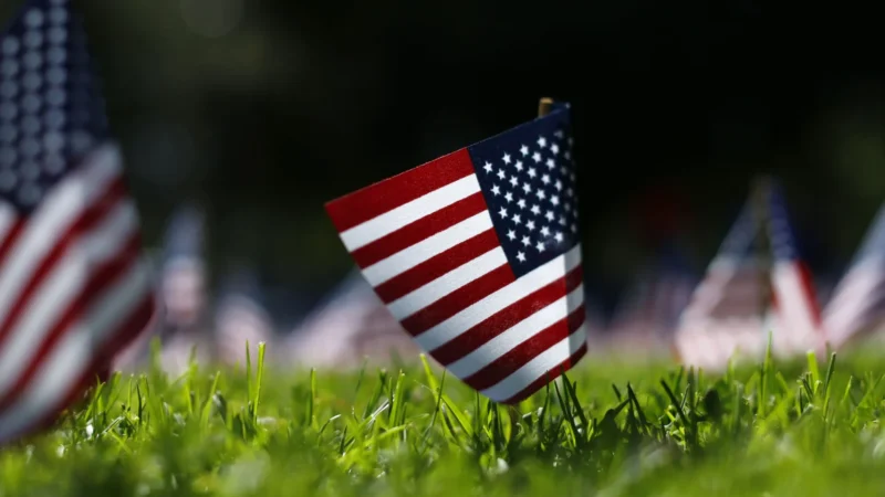 Pedidos de auxílio-desemprego nos EUA caem 10 mil, para 214 mil