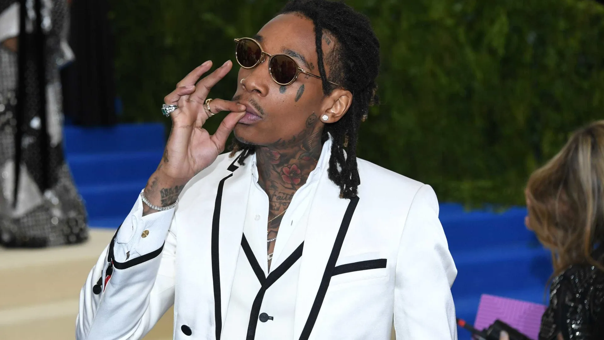 Wiz Khalifa é condenado à prisão na Romênia por fumar maconha no palco