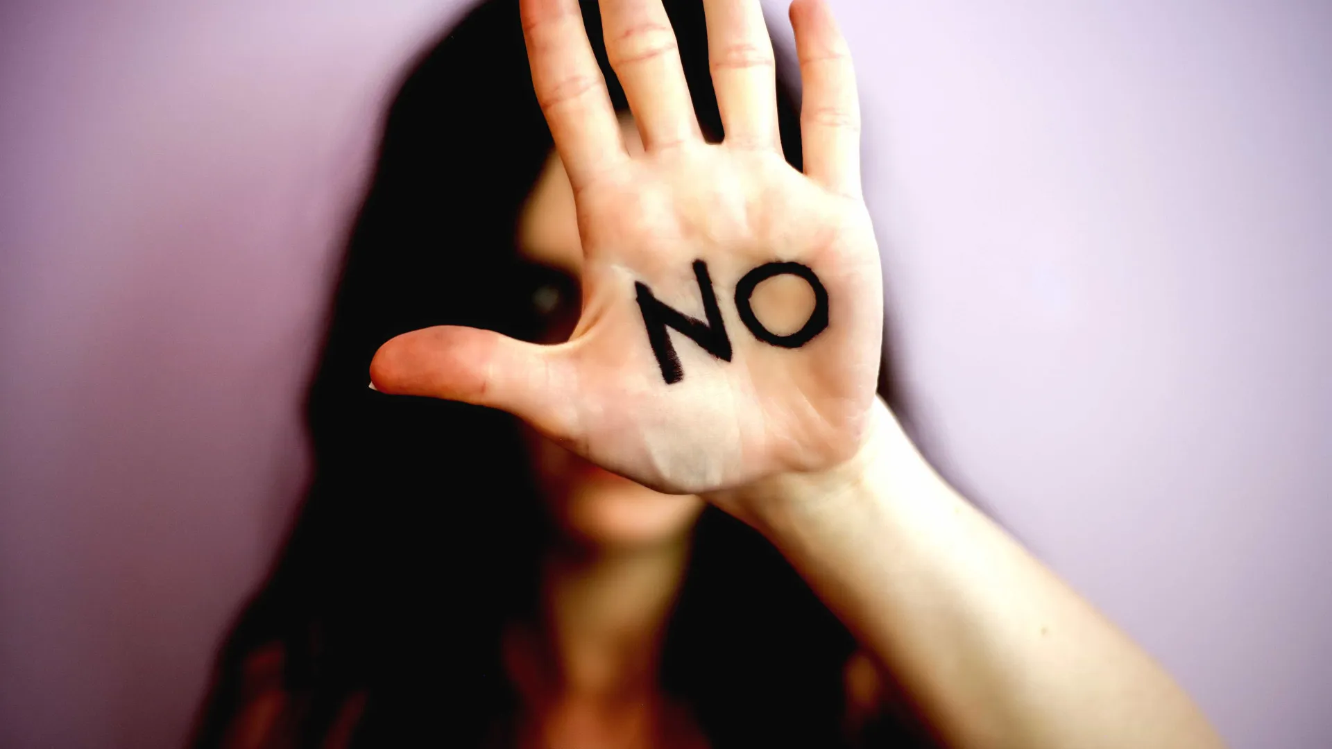 Mulheres vão às ruas em todo país para protestar contra o feminicídio