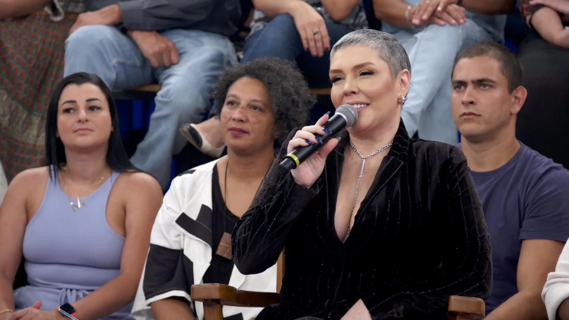 Simony desabafa sobre exame após remissão de câncer: ‘Aperto no peito’