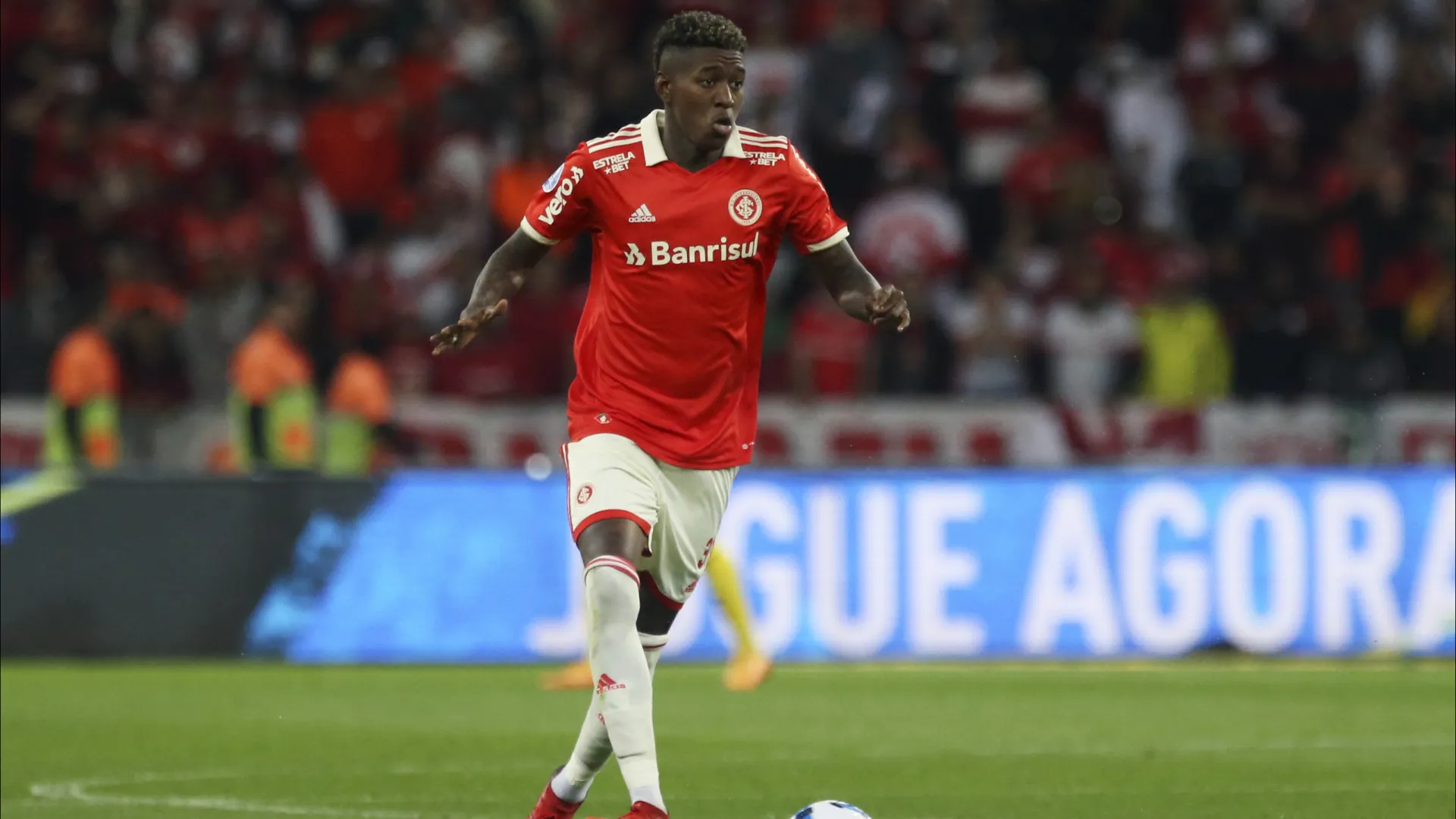 Inter recusa proposta do Flamengo por Vitão e estipula preço mínimo