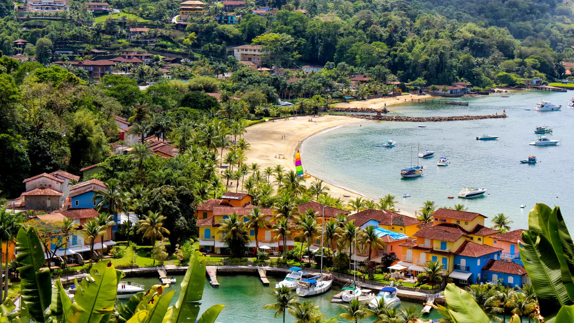 Explosão em lancha deixa ao menos cinco feridos em Angra dos Reis