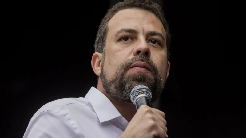 Boulos diz que governo Lula quer aprovar mudança em escala 6×1 no primeiro semestre