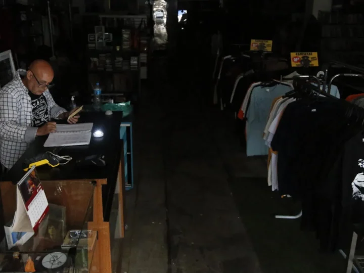 Após ciclone, 1,3 milhão de imóveis continuam sem energia em SP