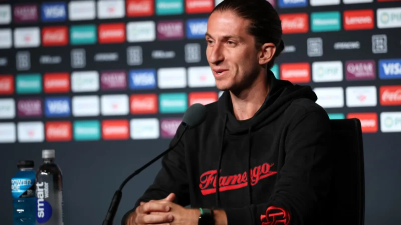 Filipe Luís não vê PSG imbatível e reforça DNA do Flamengo em final