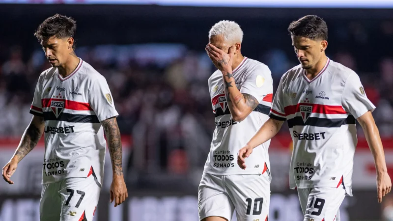 São Paulo está fora da Libertadores após frustração com Corinthians e Vasco