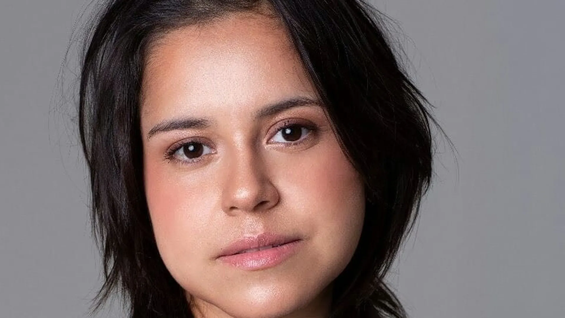 Ela volta com sede de justiça, diz atriz que interpreta Cláudia em ‘Três Graças’