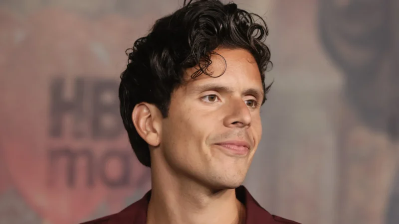 Ator de ‘It: Bem-Vindos a Derry’ fala português e diz ter o coração brasileiro