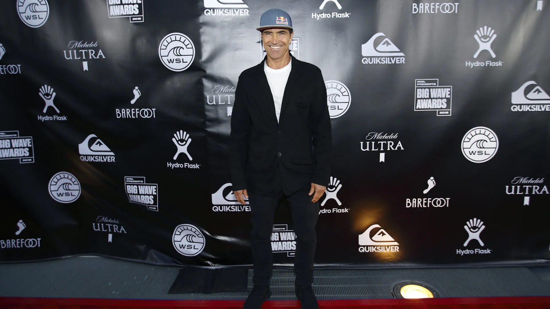 Derrubado por onda gigante, Carlos Burle diz ter ativado ‘modo sobrevivência’