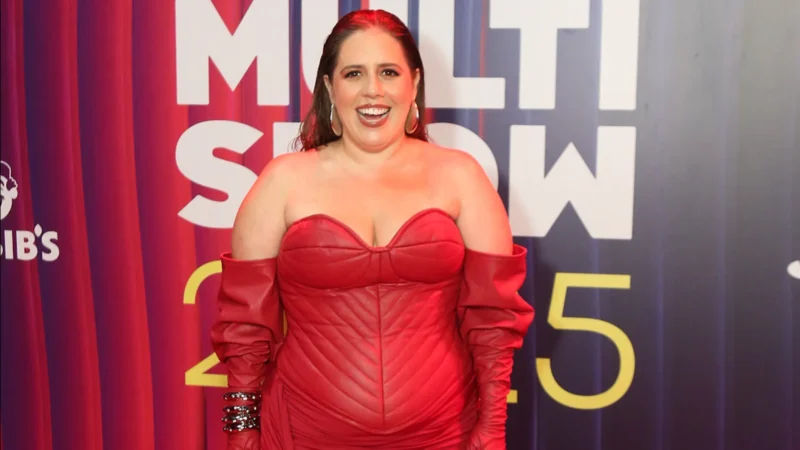 Tati Machado rebate críticas por figurino em premiação