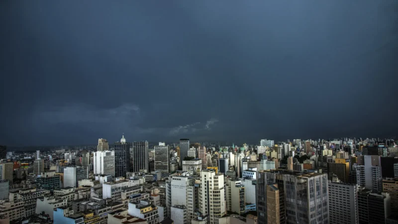 Calor e chuva? Veja como fica o tempo na virada em São Paulo