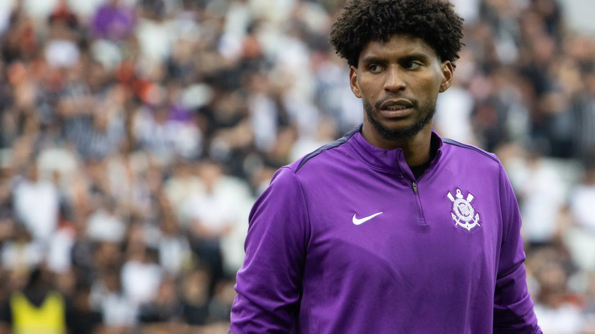 Fé e feeling deixam Hugo Souza mais perto da idolatria no Corinthians