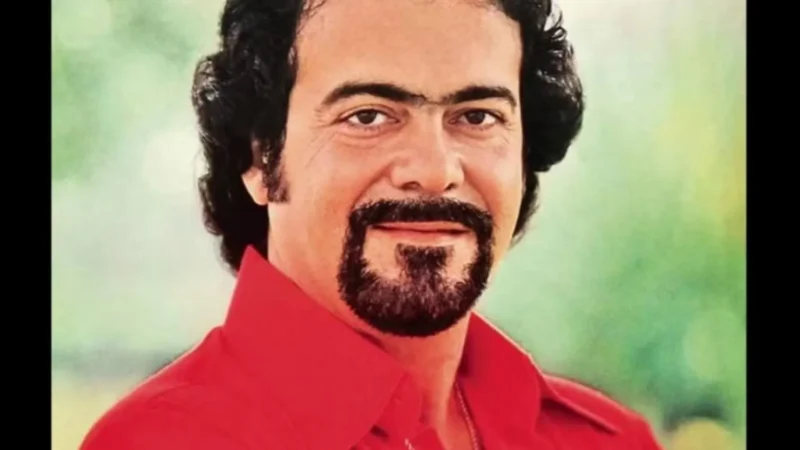 Morre Lindomar Castilho, rei do bolero e voz de ‘Você É Doida Demais’, aos 85 anos