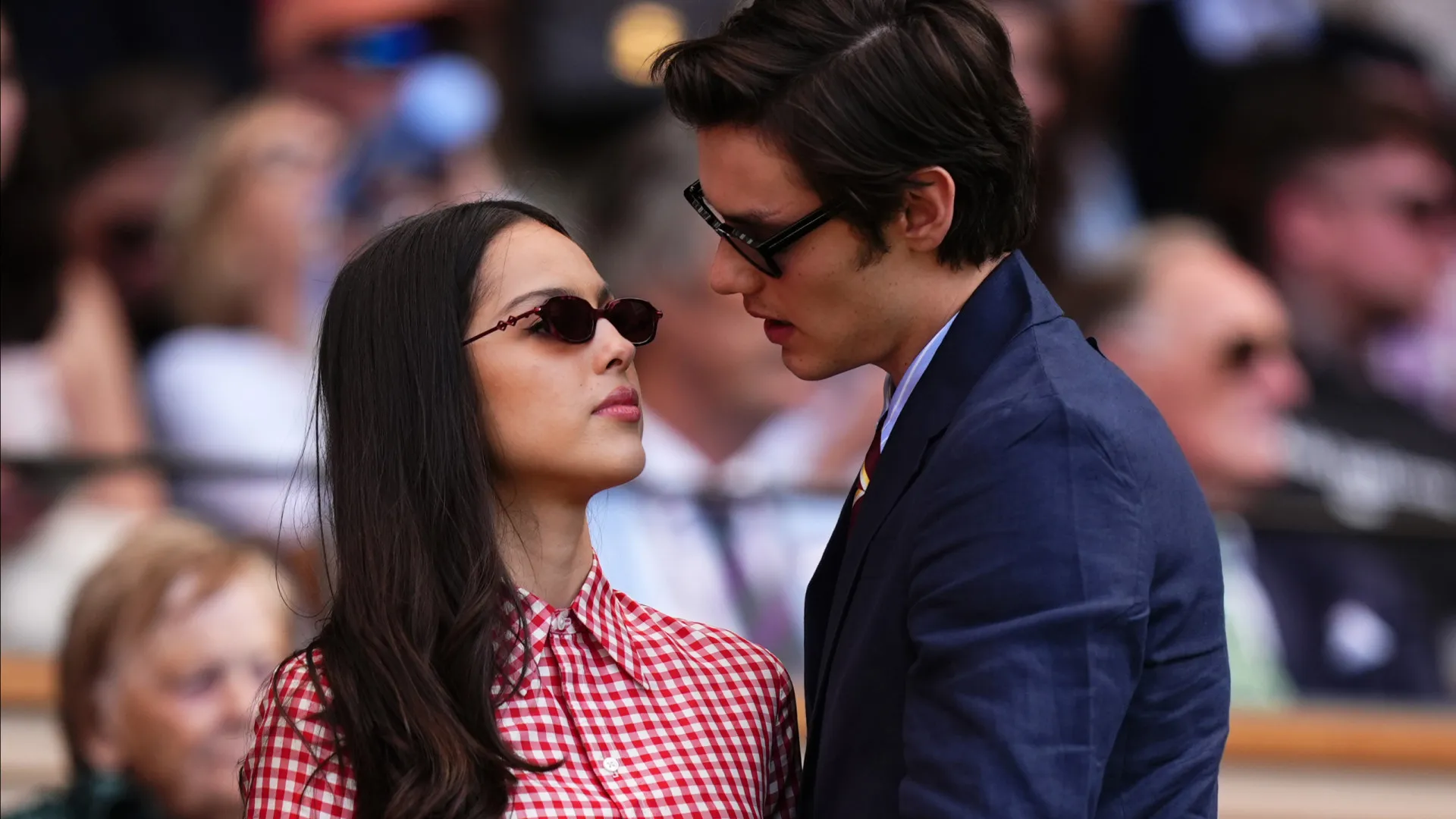 Olivia Rodrigo e Louis Partridge, de ‘Enola Holmes’, terminam namoro