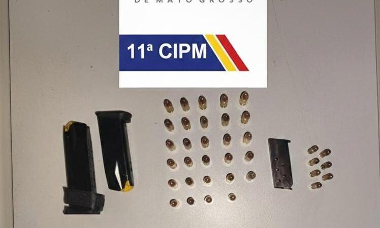 Barreira policial flagra idoso armado com duas pistolas em rodovia de Colniza