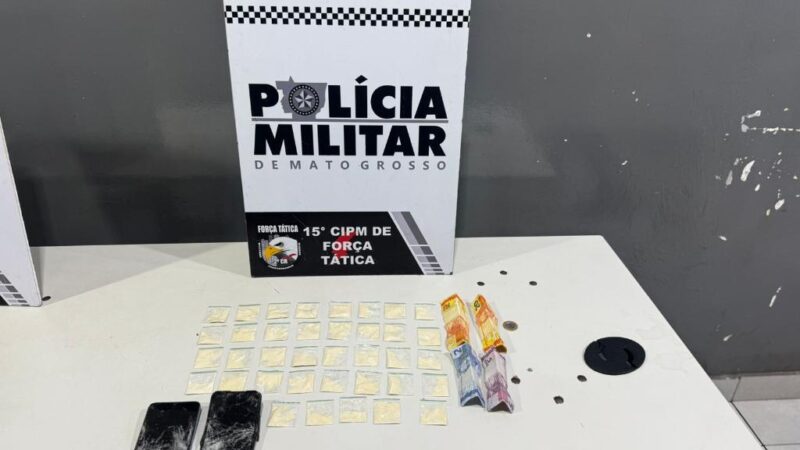 Dupla tenta fugir, mas Força Tática prende suspeitos por tráfico em Várzea Grande