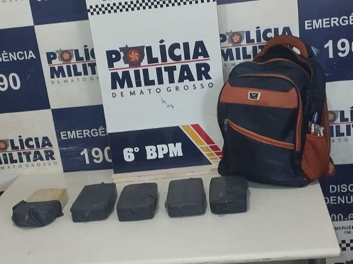Mulher é presa com cinco quilos de pasta base durante patrulhamento da PM