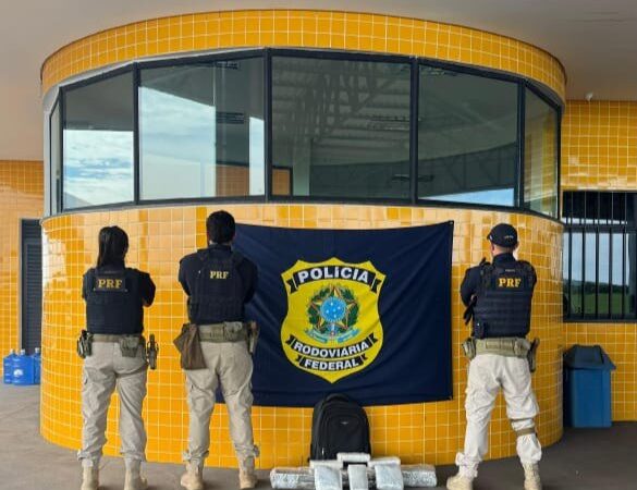 PRF intercepta mais de 19 kg de drogas em ônibus na BR-070, em Barra do Garças