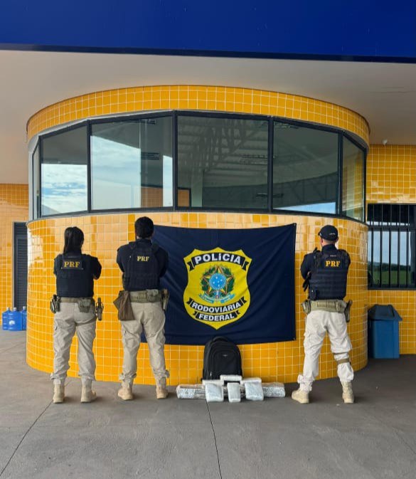PRF intercepta mais de 19 kg de drogas em ônibus na BR-070, em Barra do Garças
