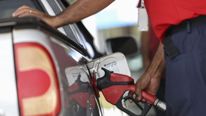 Petrobras reduz preços de gasolina para distribuidoras