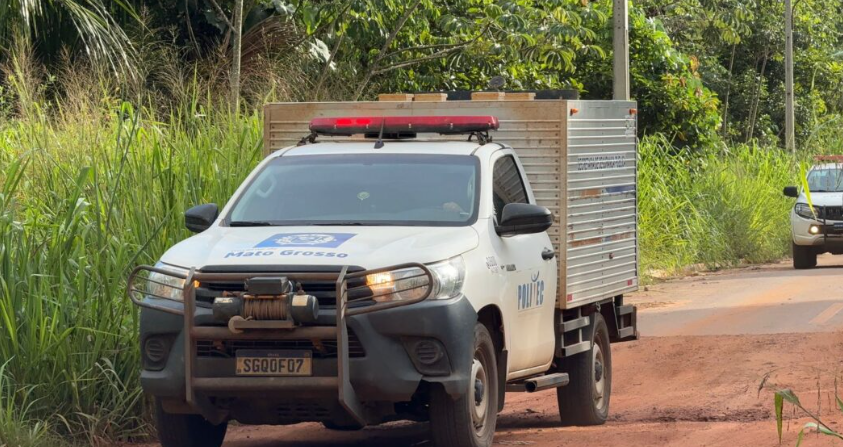 Carro é encontrado em córrego com corpo de homem dentro no Nortão