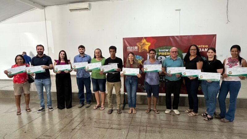 ACEG entrega prêmios do Show de Prêmios Natal Feliz e movimenta comércio de Guarantã do Norte