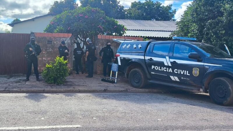 Operação Xenia cumpre ordens judiciais contra suspeitos de homicídio; vítima foi morta dentro de casa