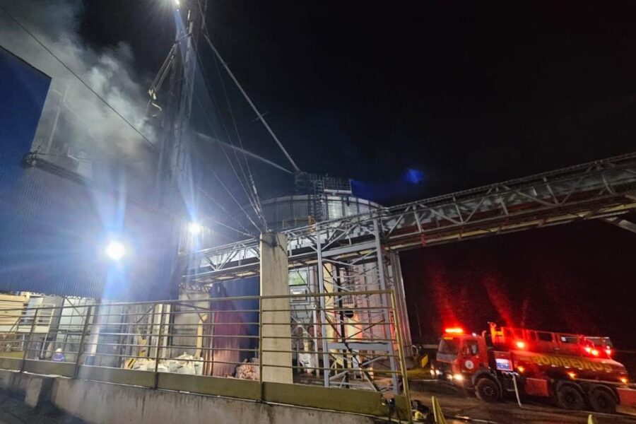 Incêndio em secador de grãos mobiliza bombeiros por mais de 12 horas em Alta Floresta