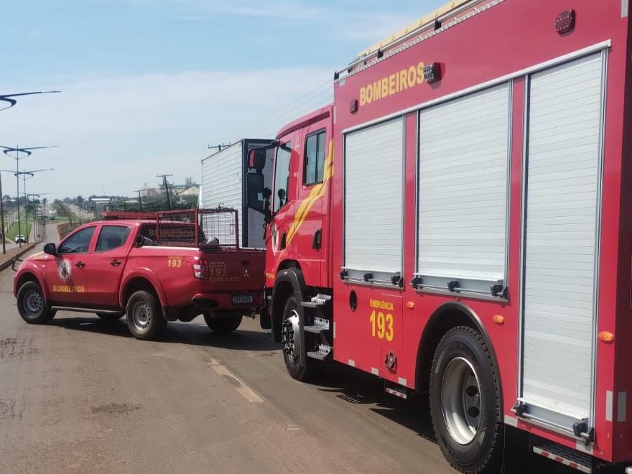 Princípio de incêndio em caminhão mobiliza Bombeiros na BR-449 em Lucas do Rio Verde
