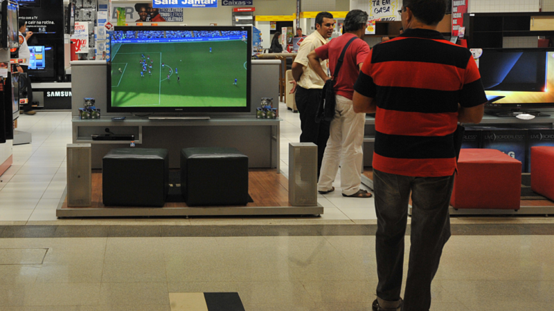 Salto no acesso ao crédito impulsiona intenção de consumo das famílias