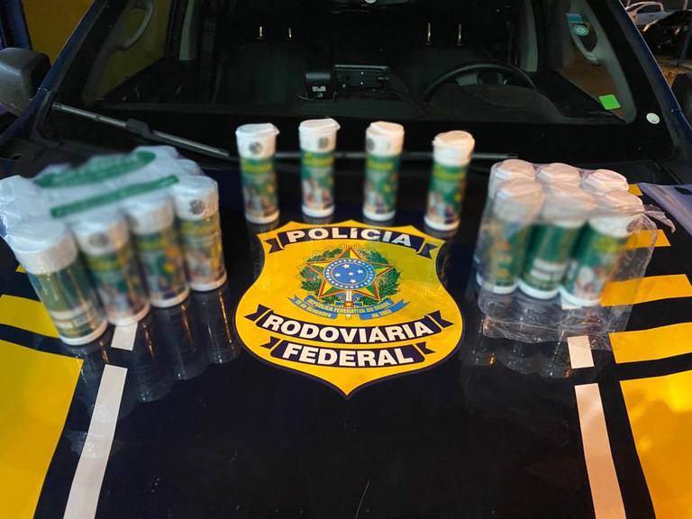 PRF apreende cerca de 3 kg de metanfetamina em ônibus na BR-364, em Rondonópolis