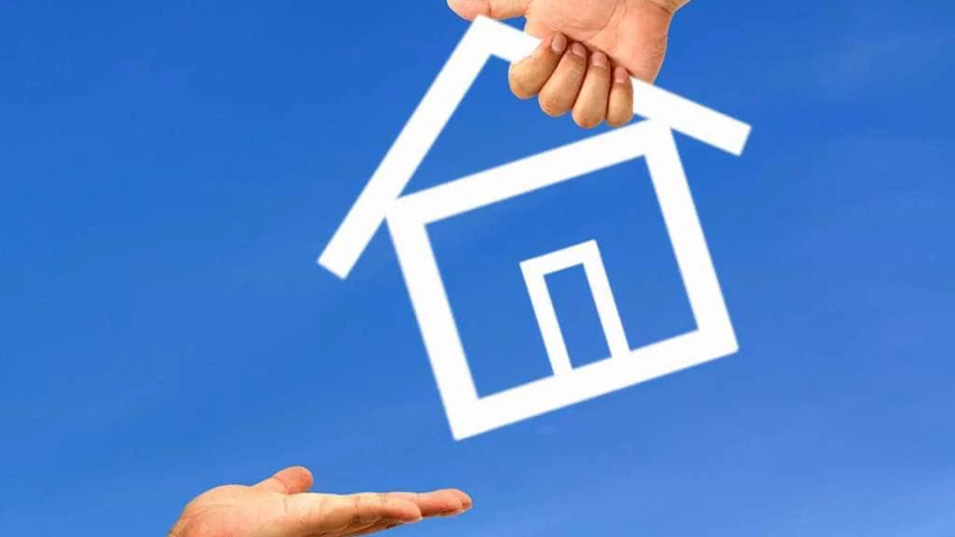 Itaú e Santander promovem leilões com 350 imóveis e descontos de até 76%