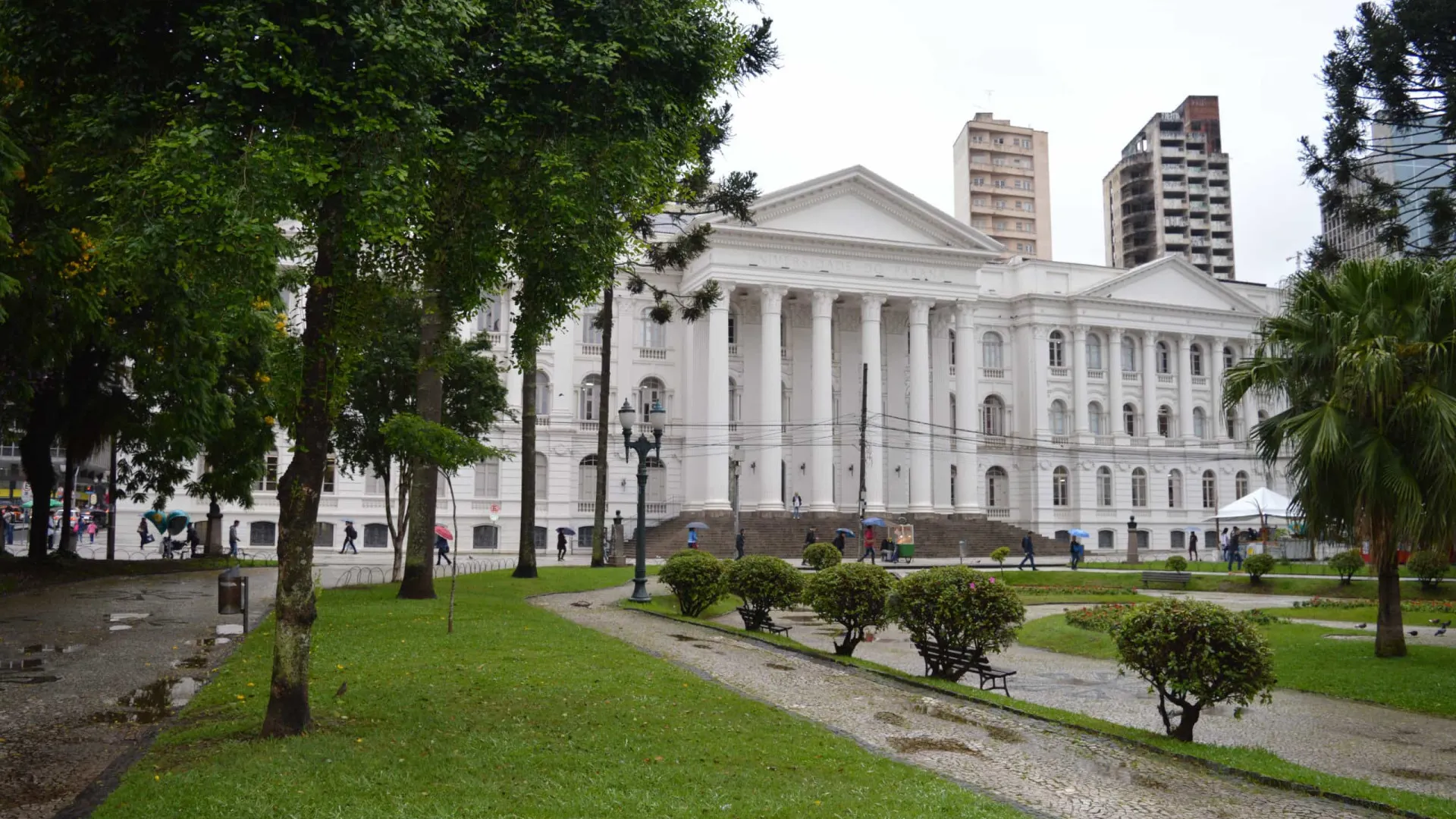 UFPR oferece mais de 800 vagas para ingresso com nota do Enem