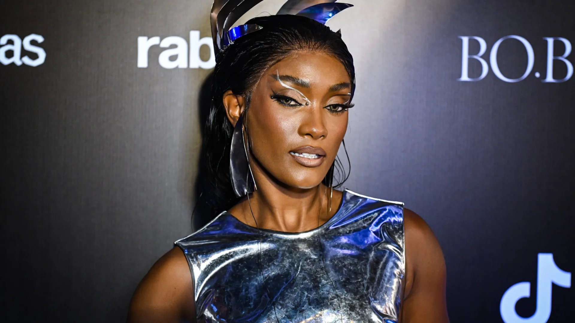 Erika Januza recebe visita surpresa do namorado, Arlindinho, em Pernambuco