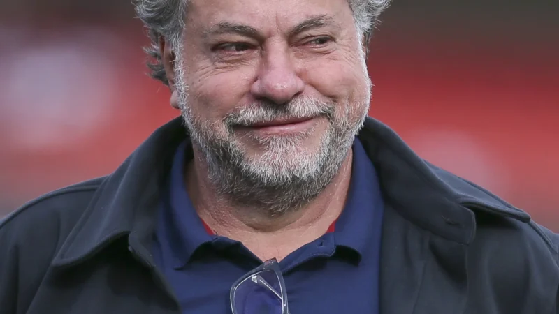 Casares explica saques de R$ 11 milhões das contas do São Paulo como gastos operacionais