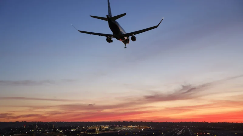 Ataque dos EUA à Venezuela obriga companhias aéreas a suspender voos do Brasil e ajustar rotas