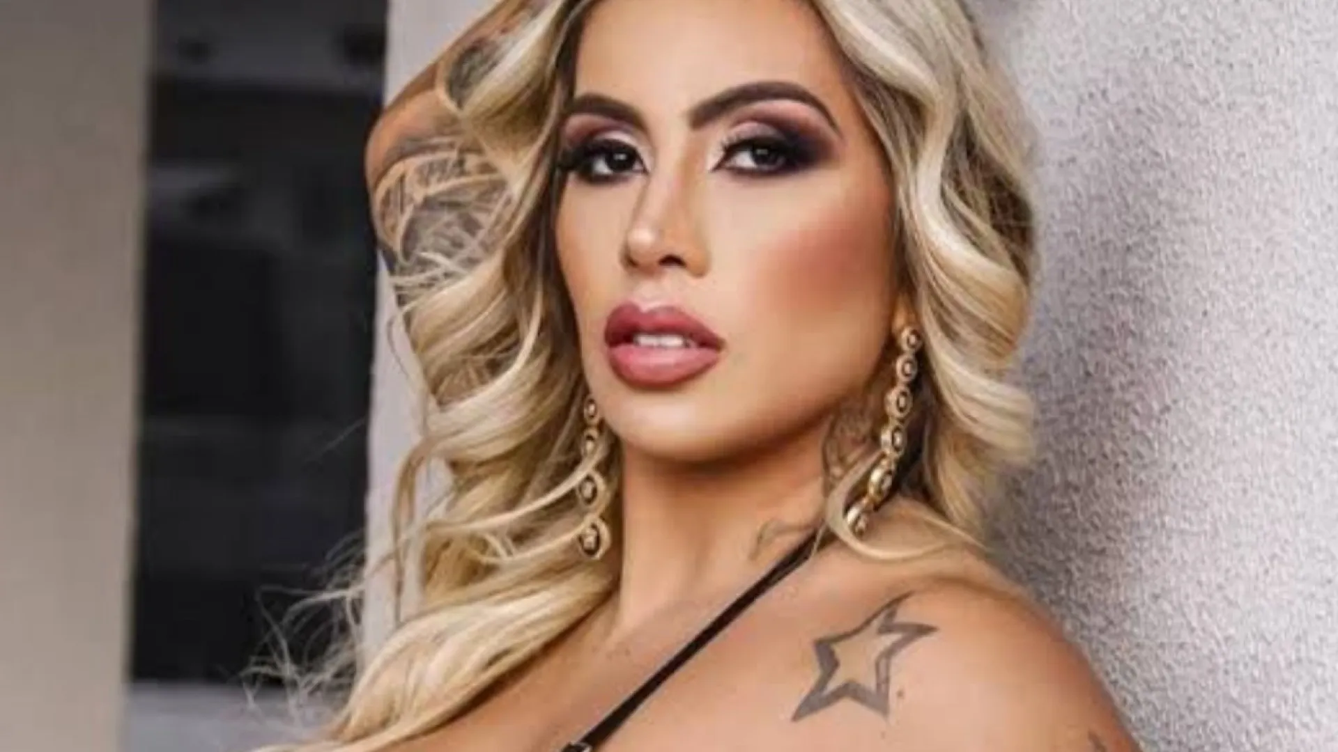 Grávida, influenciadora sofre acidente e passa por cesárea de emergência