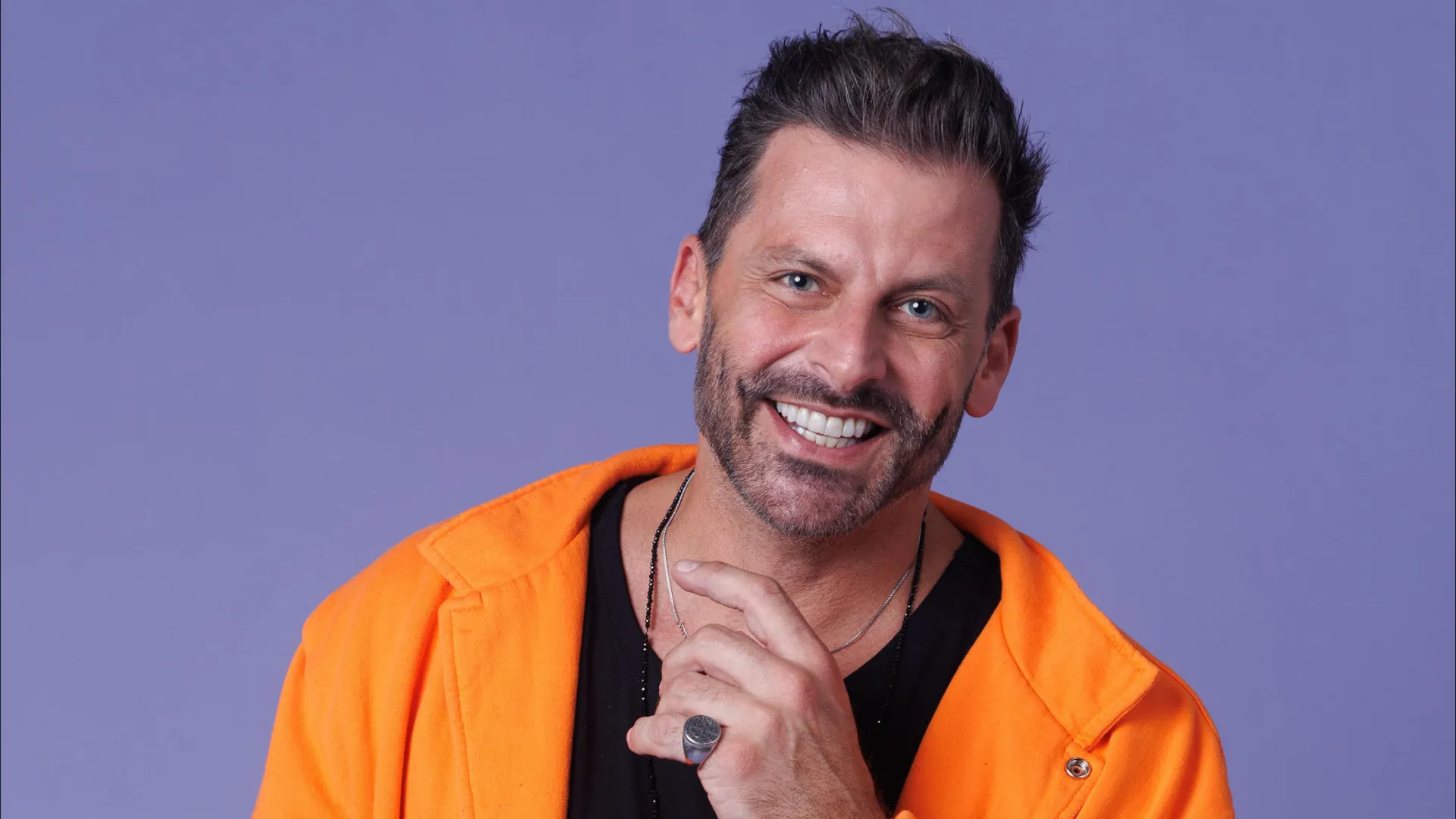 Ex-galã de novelas e atual consultor de imigração; veja curiosidades sobre Henri Castelli