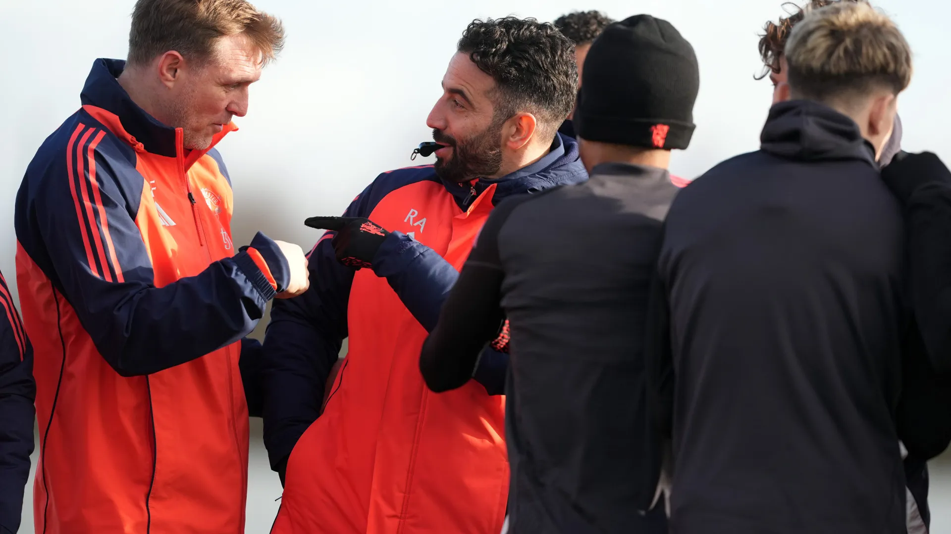 Fletcher assume Manchester United sem falar com Amorim: “Estou ocupado”