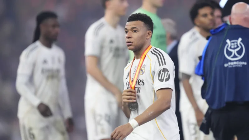 Presidente do Barcelona critica Mbappé: “Não consigo entender”