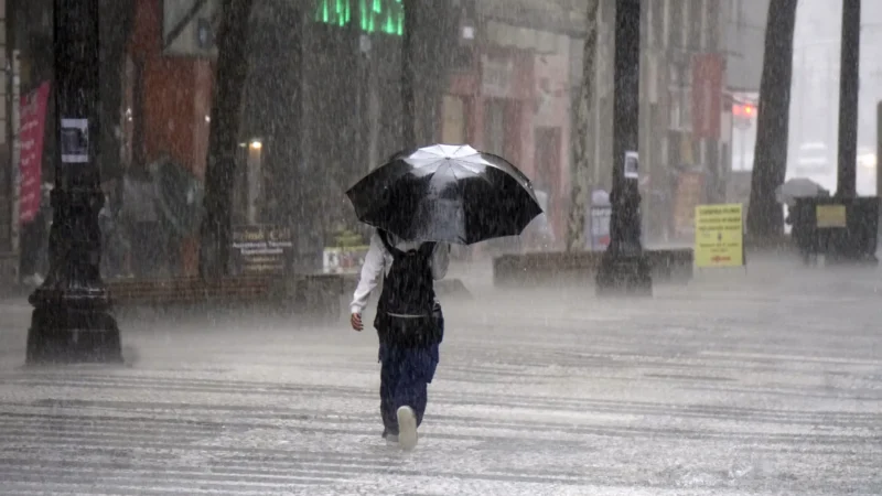 Inmet emite alerta para tempestades em Estados do Brasil