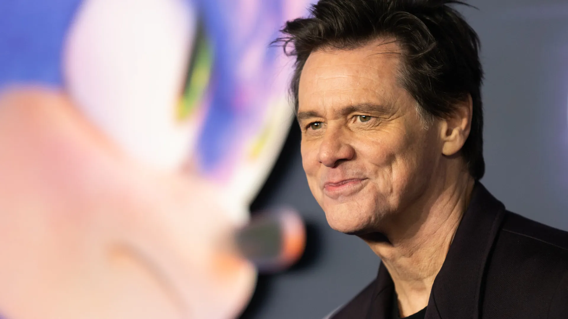 Ator Jim Carrey completa 64 anos
