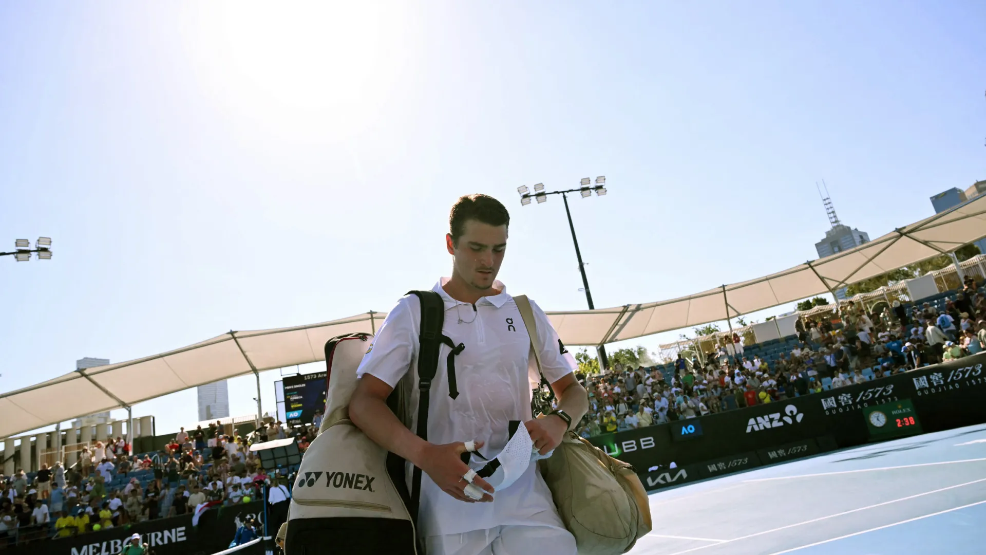 Lesão ou pressão? Ex-tenistas comentam oscilação de Fonseca no início de 2026