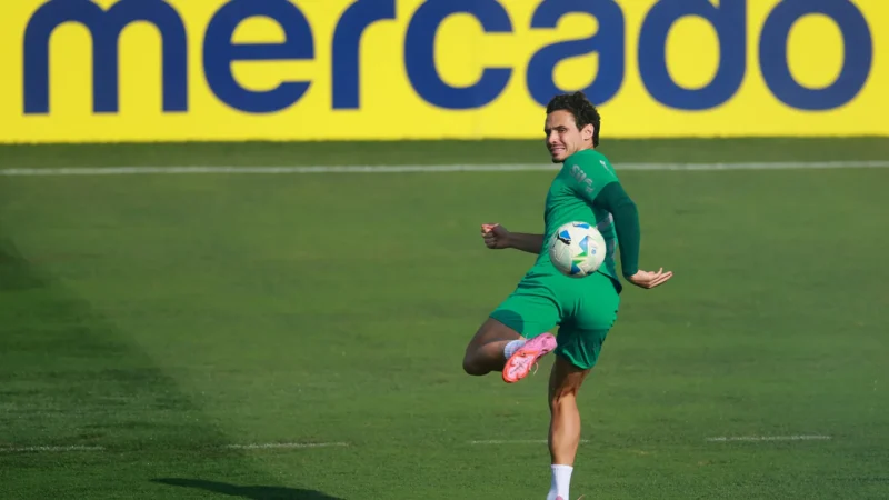 Grêmio tenta último ato por Raphael Veiga, mas ouve que foco está no México