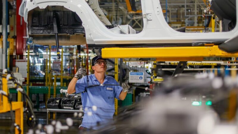 Indústria automotiva projeta para este ano alta de 3,7% na produção