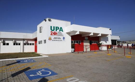 Caso chocante: bebê com coágulo na cabeça é operado às pressas e mãe e babá são levadas à delegacia