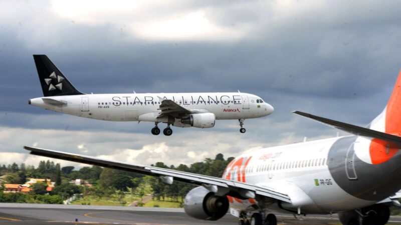 Serviços fecham o ano em alta pela quinta vez seguida