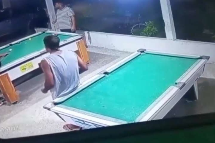 VÍDEO COM IMAGENS FORTES: Assessor parlamentar é executado a tiros dentro de bar na Bahia