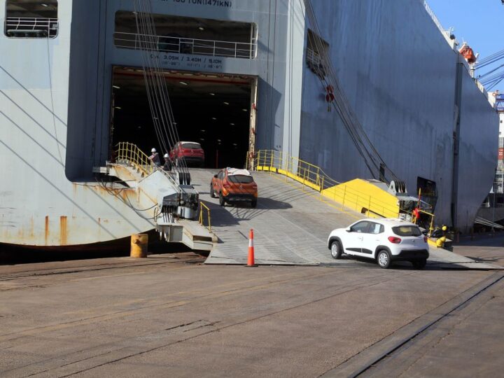 Emplacamentos de veículos se destacam em janeiro