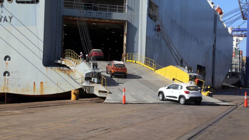 Emplacamentos de veículos se destacam em janeiro